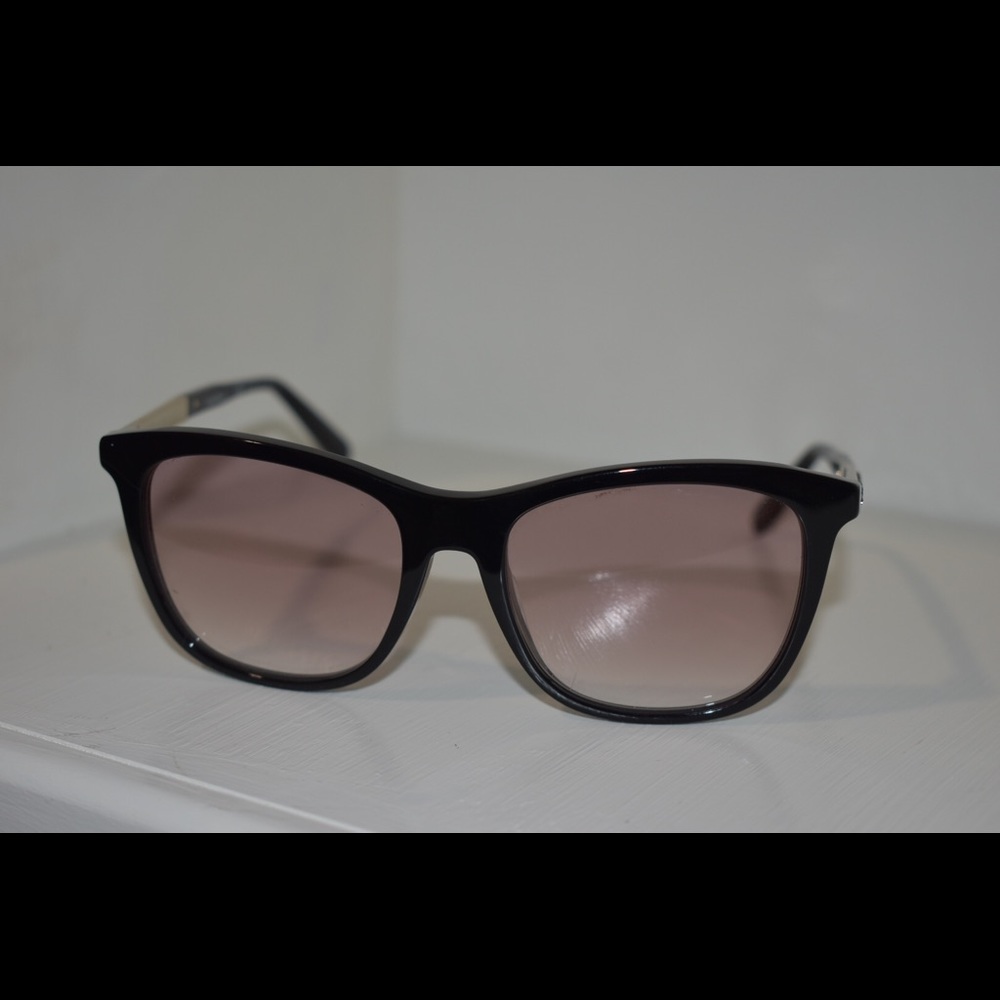 Ferragamo sun glasses
